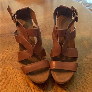 Nine West brown wedges